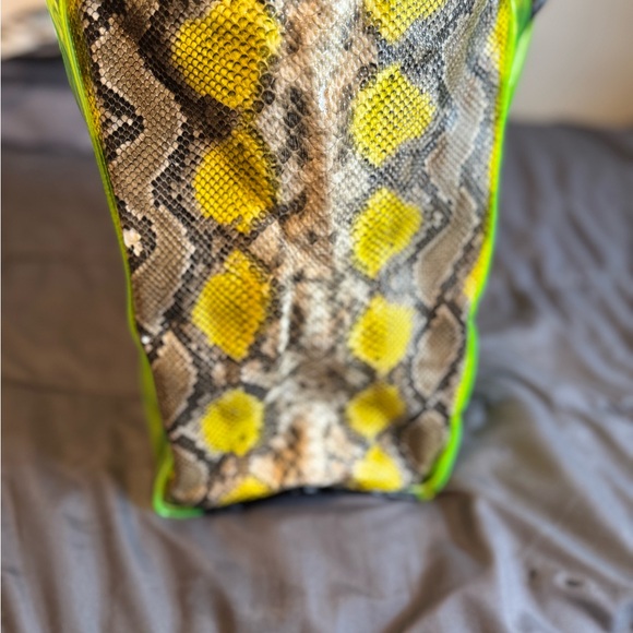 Limited Edition Victoria's Secret Neon Python Angel
City Tote Bag - Picture 6 of 12